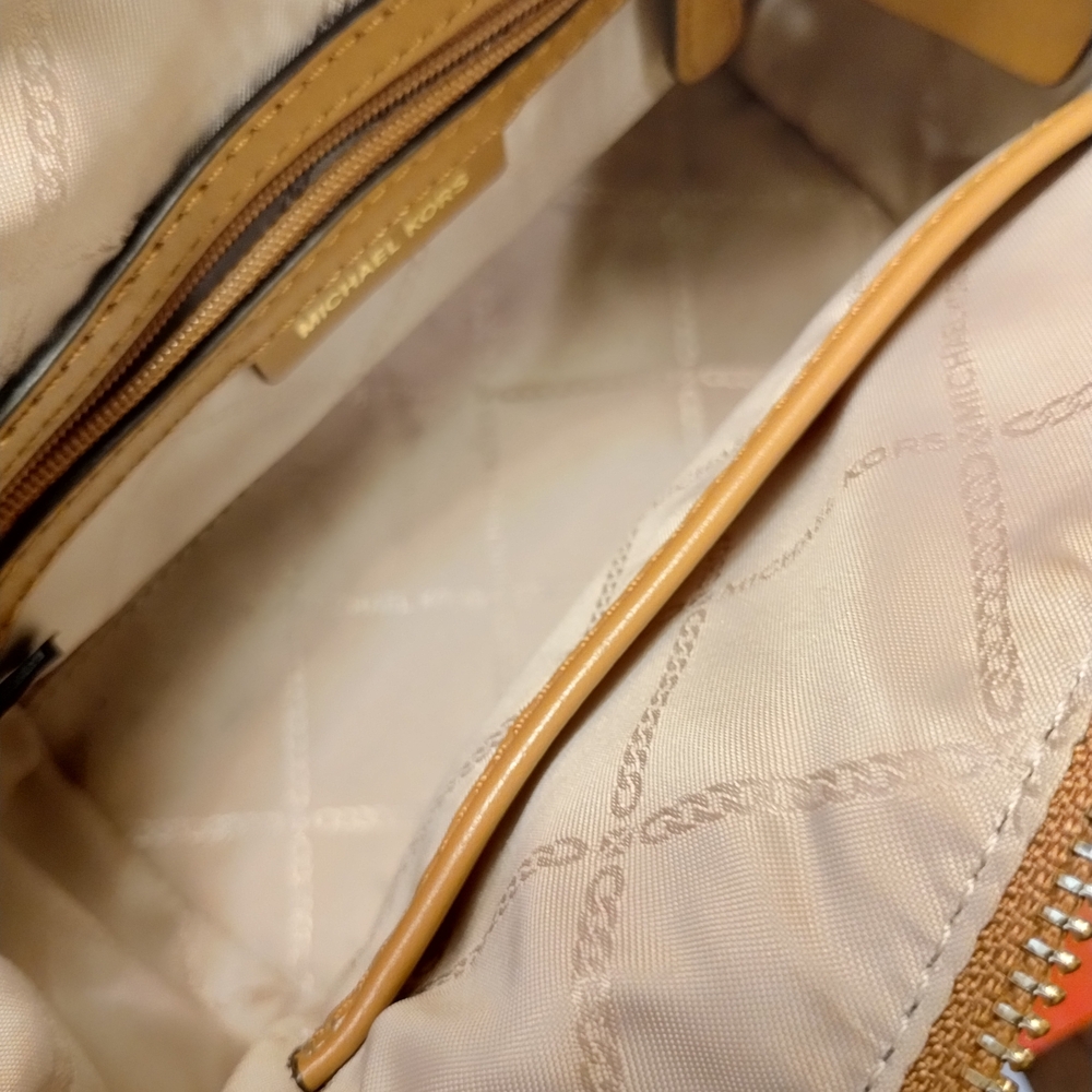 Michael Kors Elegant Brown and Tan Mini Bag - Picture 4 of 7